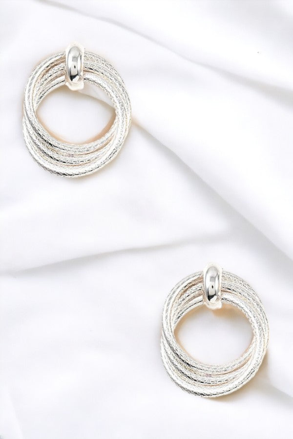 TEXTURED CIRCLE LINK POST EARRING