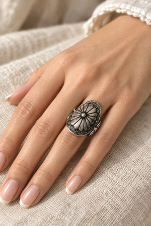 WESTERN ETCHED CONCHO STRETCH RING