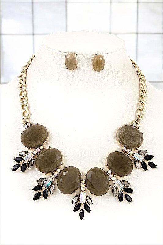 FACETED STONE CRYSTAL GEM ORNATE BIB NECKLACE SET