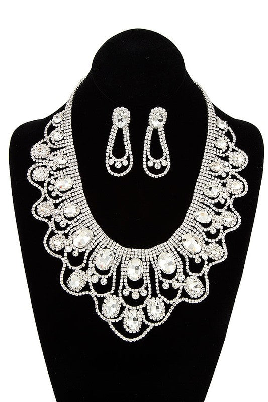 CRYSTAL GEM SCALLOPED BIB NECKLACE SET