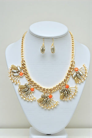 ACRYLIC SEMI FLORAL GEM BIB NECKLACE SET