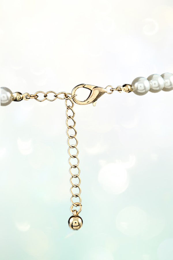 CLUSTER PEARL AND GEM BIB NECKLACE SET