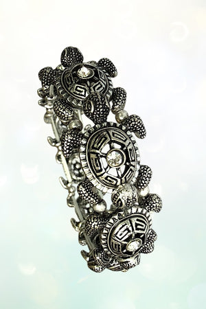 ETCHED TURTLE LINK STRETCH BRACELET