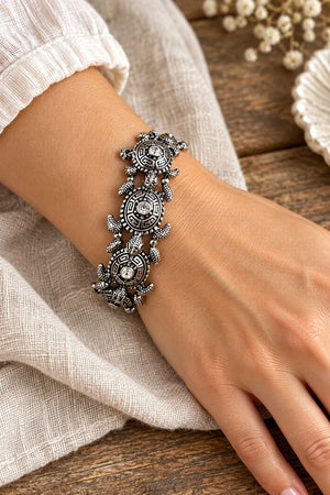ETCHED TURTLE LINK STRETCH BRACELET