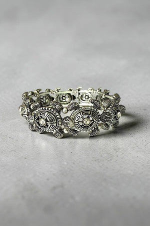 ETCHED TURTLE LINK STRETCH BRACELET