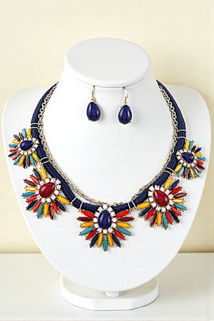 ACRYLIC ORNATE PENDANT ROPE NECKLACE SET