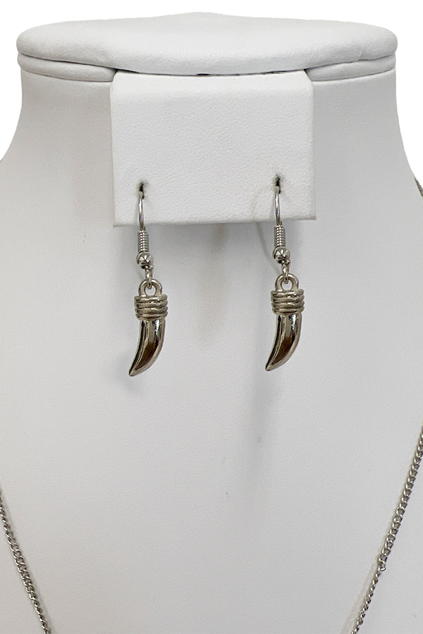 Tusk Pendant Necklace Set