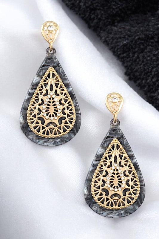 METAL ACCENT TORTOISE TEARDROP DANGLE EARRING