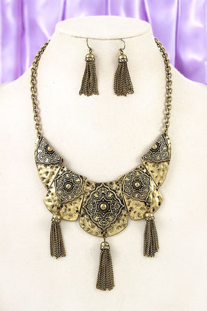 WESTERN ETCHED METAL TASSEL BIB NECKLACE SET