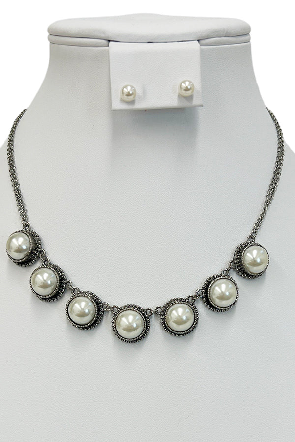 Framed Pearl Link Necklace Set