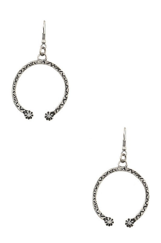 BROKEN CIRCLE DANGLE EARRING