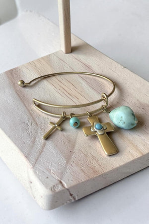 TQ ACCENT CHARMS DANGLE WIRE BANGLE BRACELET