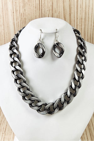 FLAT EDGE BULKY CHAIN NECKLACE AND DANGLE EARRING SET