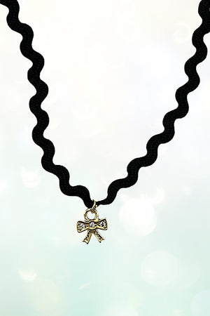 WAVY CORD SMALL BOW PENDANT NECKLACE