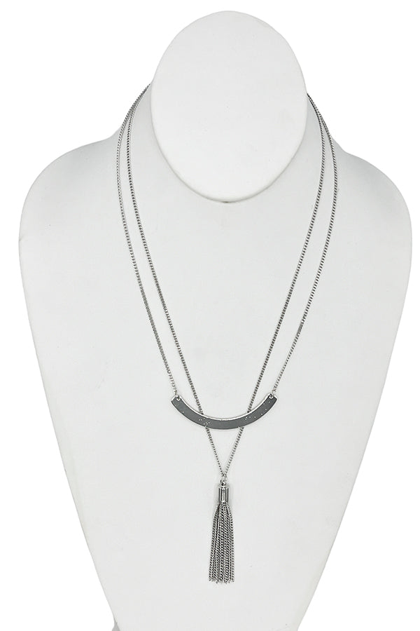 Curved Metal Chain Tassel Layerd Necklace