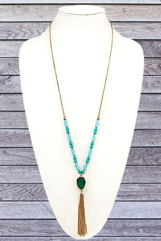 ELONGATED CRACKED STONE CHAIN TASSEL NECKLACE