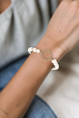 HEXAGON CUT OUT LINK FRESHWATER PEARL STRETCH BRACELET