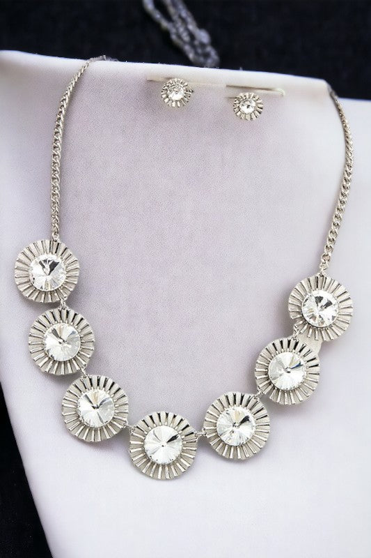 Round Framed Spike Necklace Set