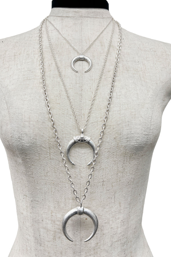 Curved Pendant Layered Choker Necklace