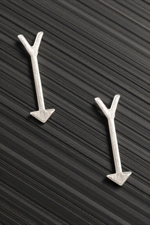 ARROW POST EARRING