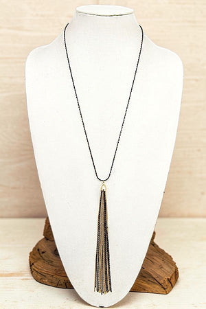 OBLONG CHAIN TASSEL NECKLACE