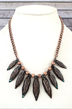 LEAF ACCENT PENDANT BIB NECKLACE