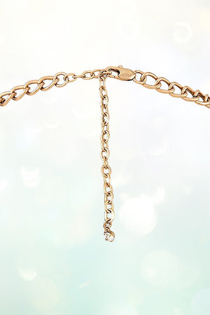 MULTI HAMMERED DISK AND PEARL BIB NECKLACE SET