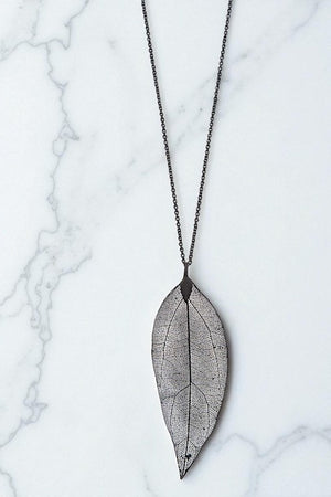 LEAF DROP PENDANT LONG NECKLACE