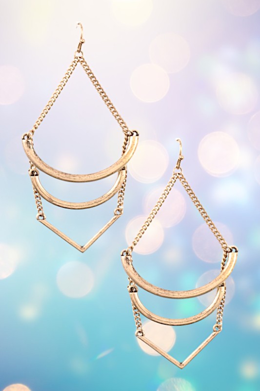 TIERED LINK CHAIN DANGLE EARRING