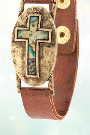HAMMERED CROSS ACCENT FAUX LEATHER BRACELET