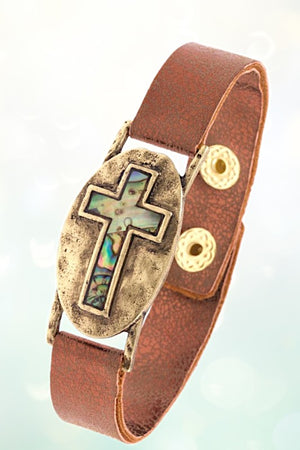 HAMMERED CROSS ACCENT FAUX LEATHER BRACELET