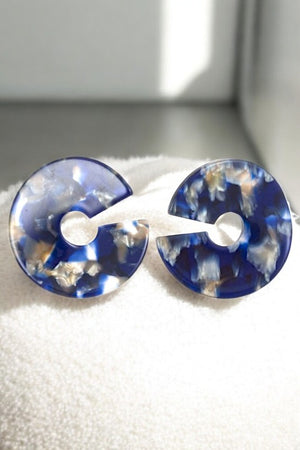 SEMI ROUND ACRYLIC WAVED POST EARRING