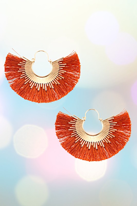 FRINGE FAN OUT METAL ACCENT EARRING