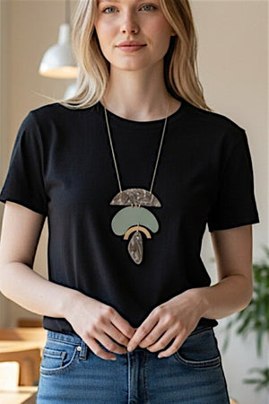 ELONGATED MIX SHAPE RESIN STONE PENDANT NECKLACE