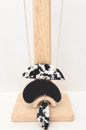 ELONGATED MIX SHAPE RESIN STONE PENDANT NECKLACE