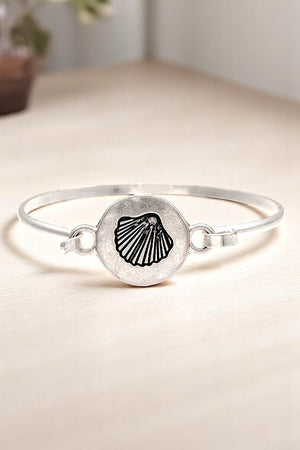 SEASHELL ETCHED BANGLE BRACELET