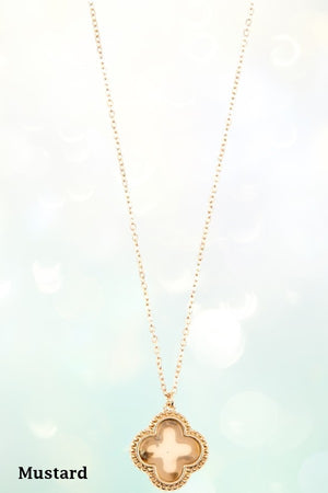 CLOVER ACETATE PENDANT NECKLACE