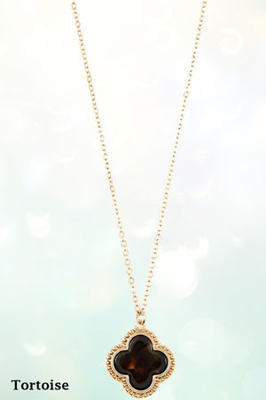 CLOVER ACETATE PENDANT NECKLACE