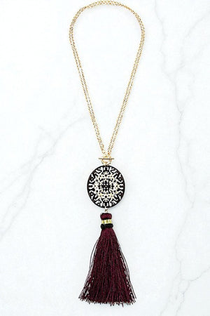FILIGREE ROUND PENDANT TASSEL NECKLACE