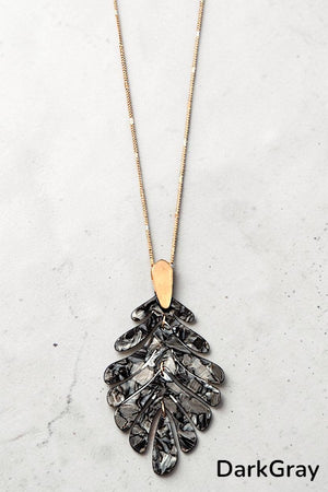 ACETATE LEAF PENDANT ELONGATED GOLD CHAIN NECKLACE