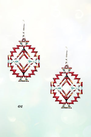 TRIBAL PATTERN OUTLINED DANGLE EARRING