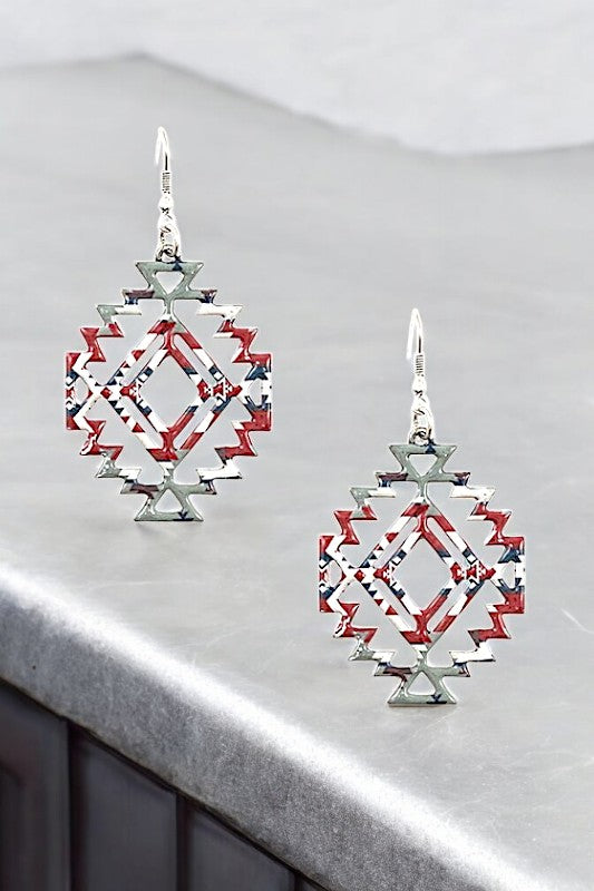 TRIBAL PATTERN OUTLINED DANGLE EARRING