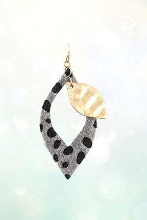 ANIMAL PRINT DANGLE HAMMERED EARRING