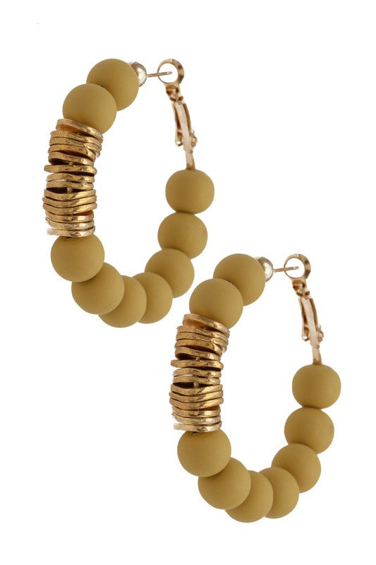 DISK CLAY BEAD HOOP EARRING