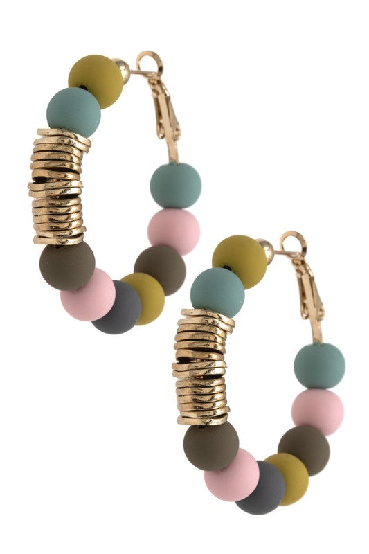 DISK CLAY BEAD HOOP EARRING