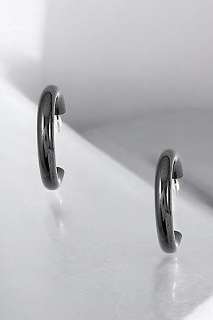 SEMI HOOP TUBE EARRING