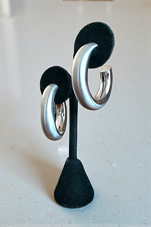 TUBE SEMI HOOP EARRING