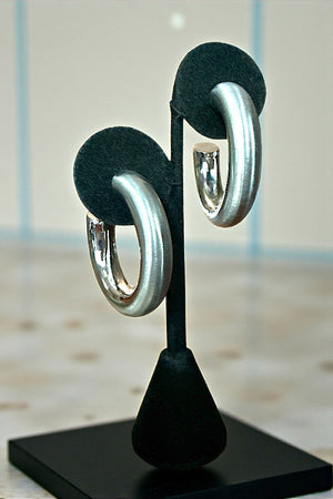 TUBE SEMI HOOP EARRING