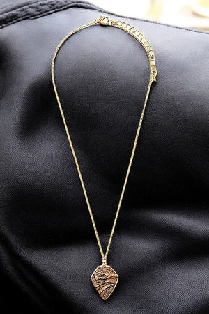 FACETED STONE PENDANT NECKLACE