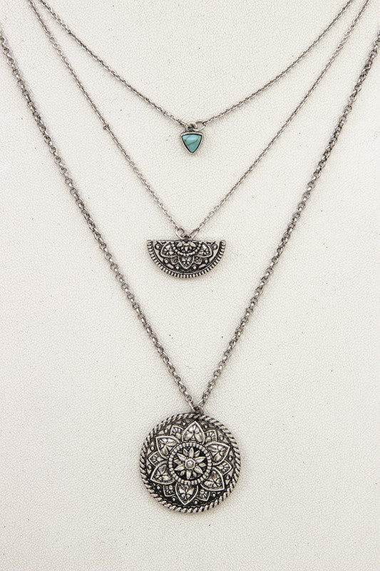 LAYERED FLORAL ETCHED PENDANT NECKLACE